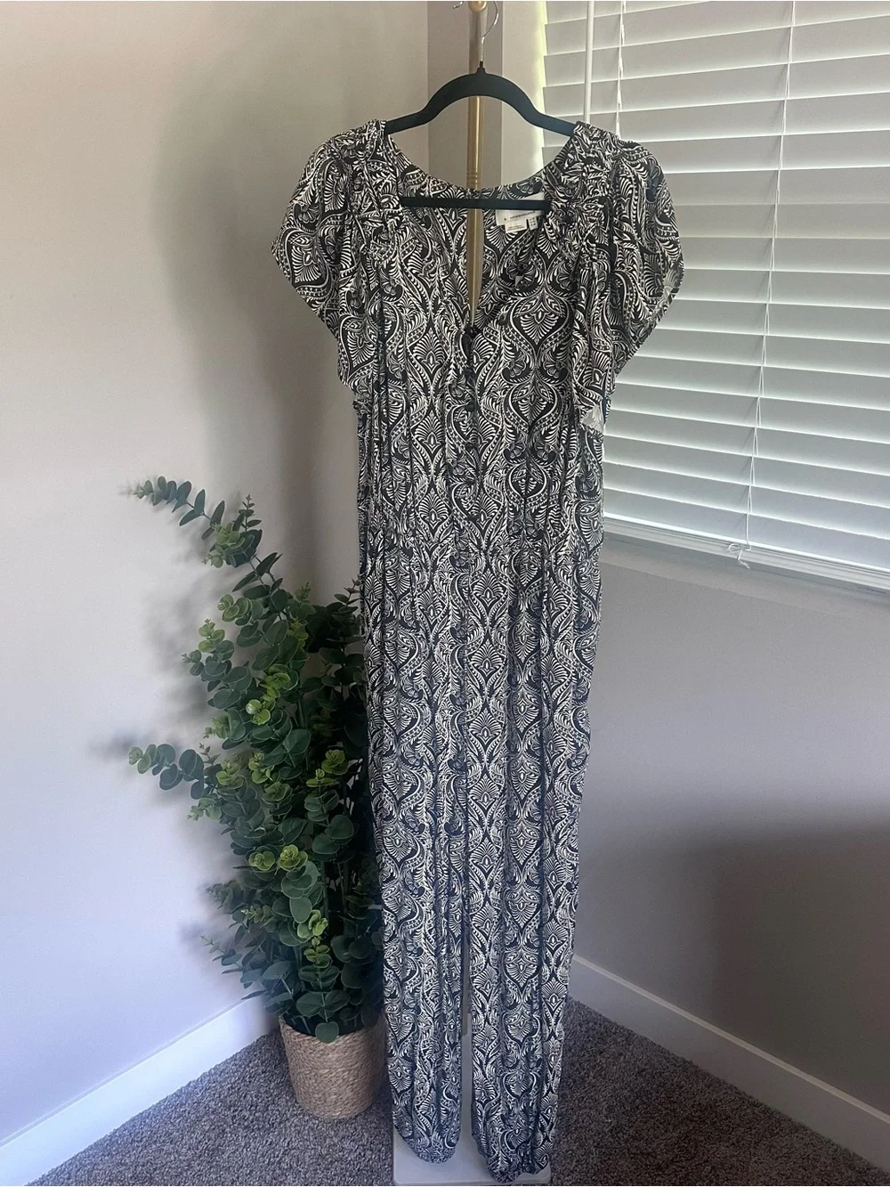 Anthropologie Black & White Paisley Print V-Neck Jumpsuit - Picture 2 of 10